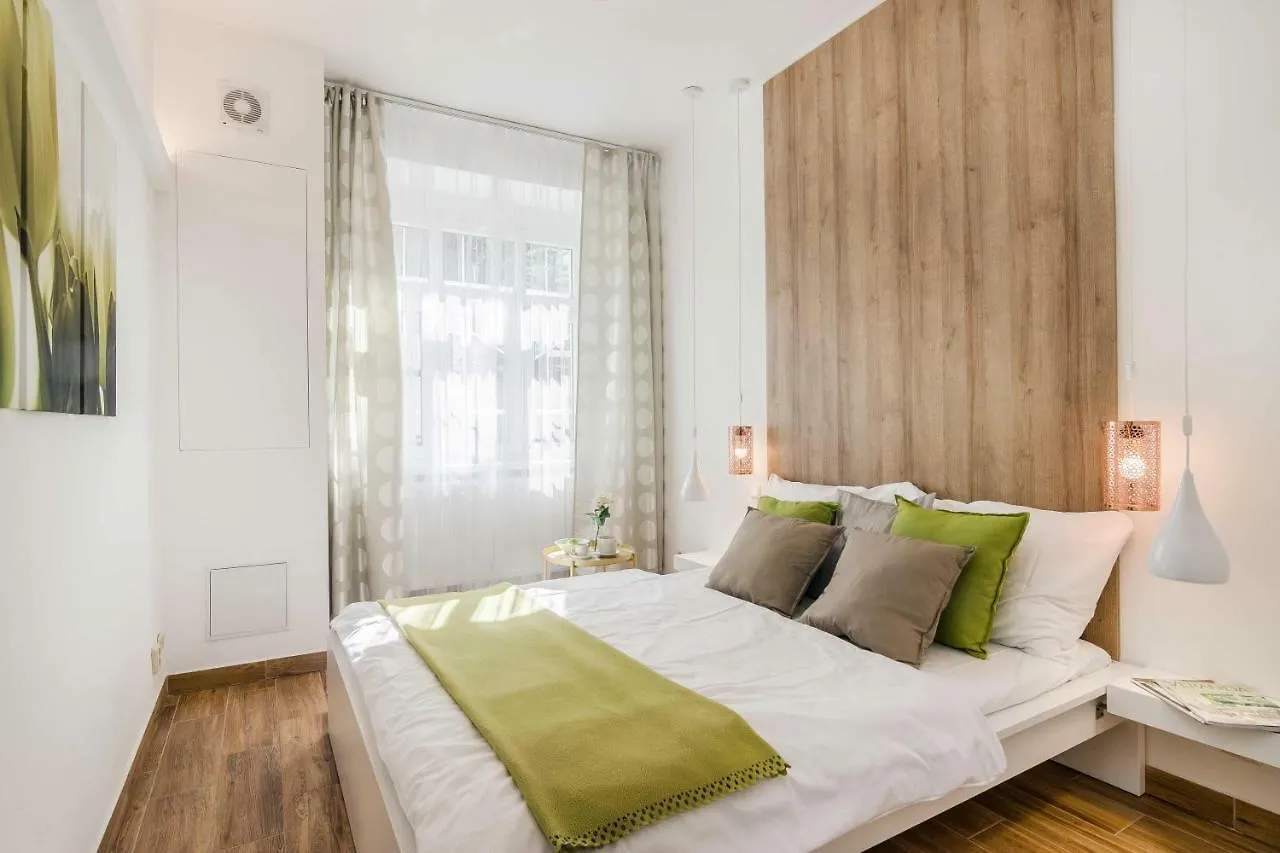 Apt With Sunny Garden Prague By Michal&Friends
