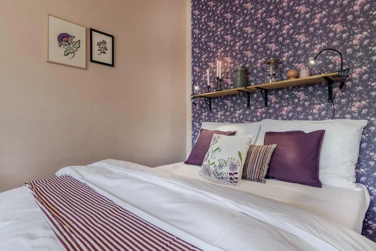 Apartment Apt With Sunny Garden Prague By Michal&Friends